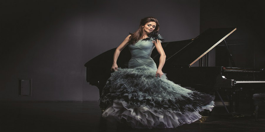 Matea Leko:  Η περίφημη πιανίστρια προσελκύει εκατοντάδες ντόπιους σε μια σειρά  διαδικτυακών παραστάσεων από το νέο της σπίτι στην Κύπρο